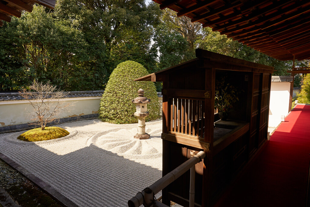 雲龍院の庭園。