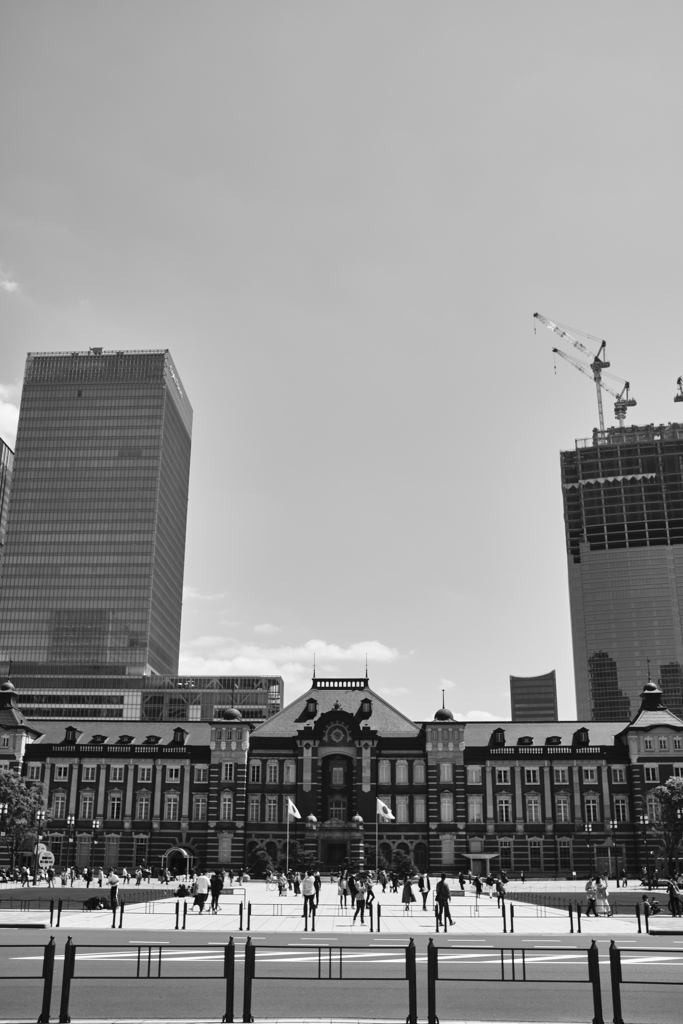 モノクロで写す　東京駅