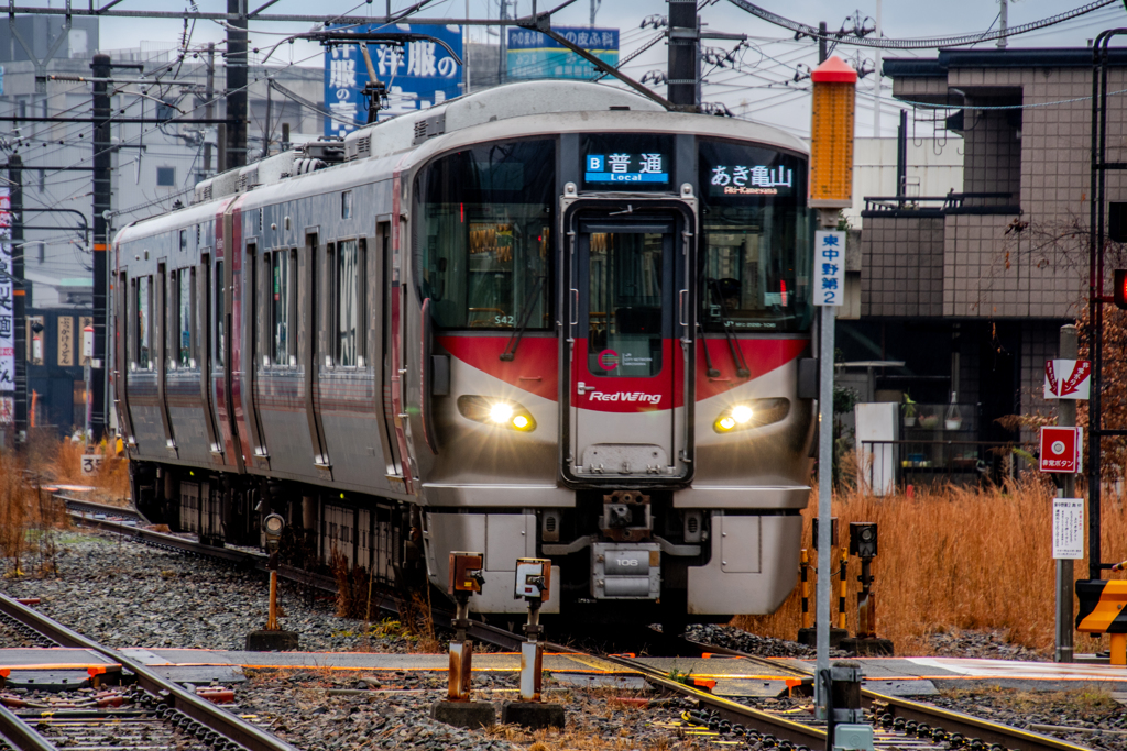 JR可部線 広島発 あき亀山行