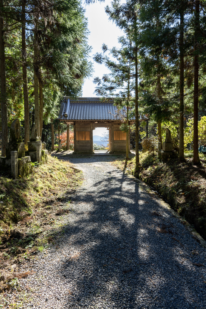 山門へ