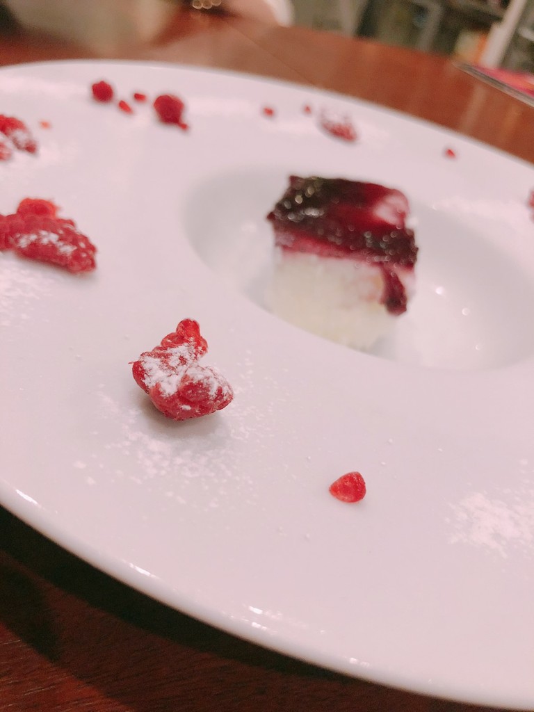 デザートの盛り付けが勉強になる　宗村港