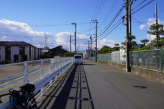 道路と青空