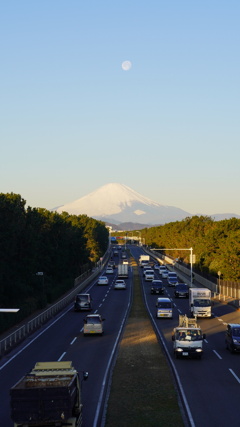 月と富士山