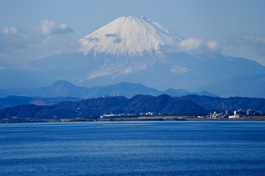 江ノ島付近から見た富士山
