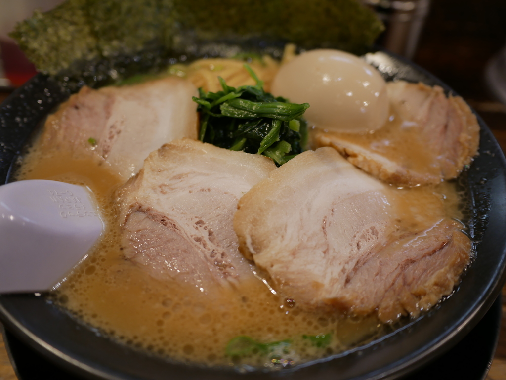 横浜家系ラーメンなるものを初めて食べてみました