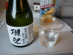 車内販売で獺祭があったので買ってみました