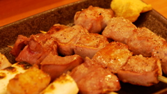 近所にある焼き鳥屋の串セットが大好き