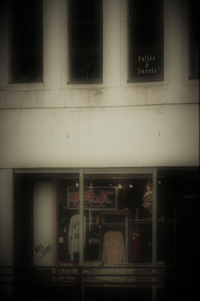 雑貨店・二階カフェ