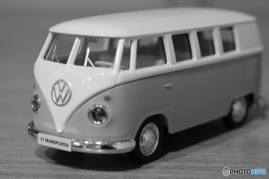 オモチャのミニカー