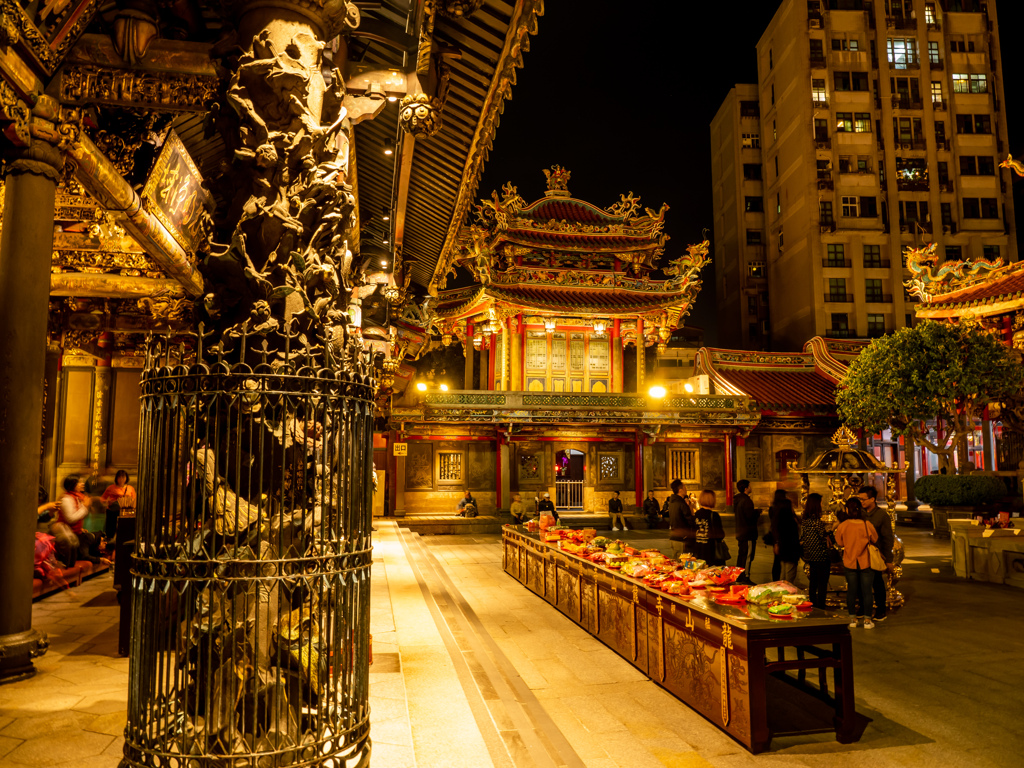 夜の龍山寺