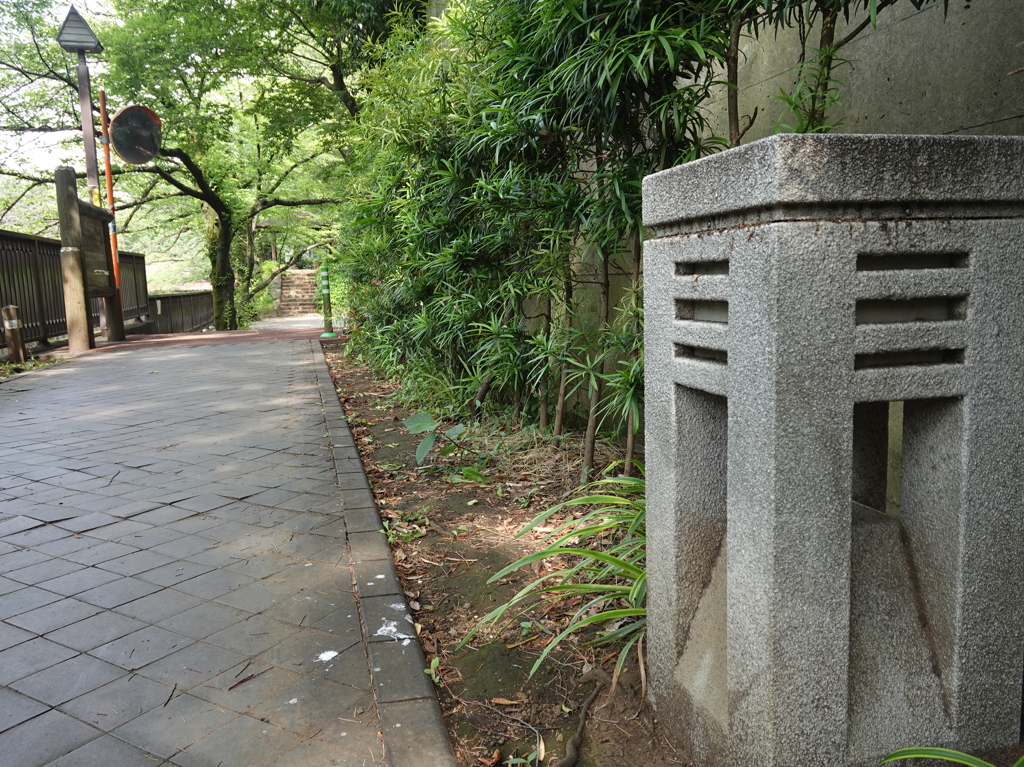 何の石