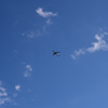 澄切った空と飛行機