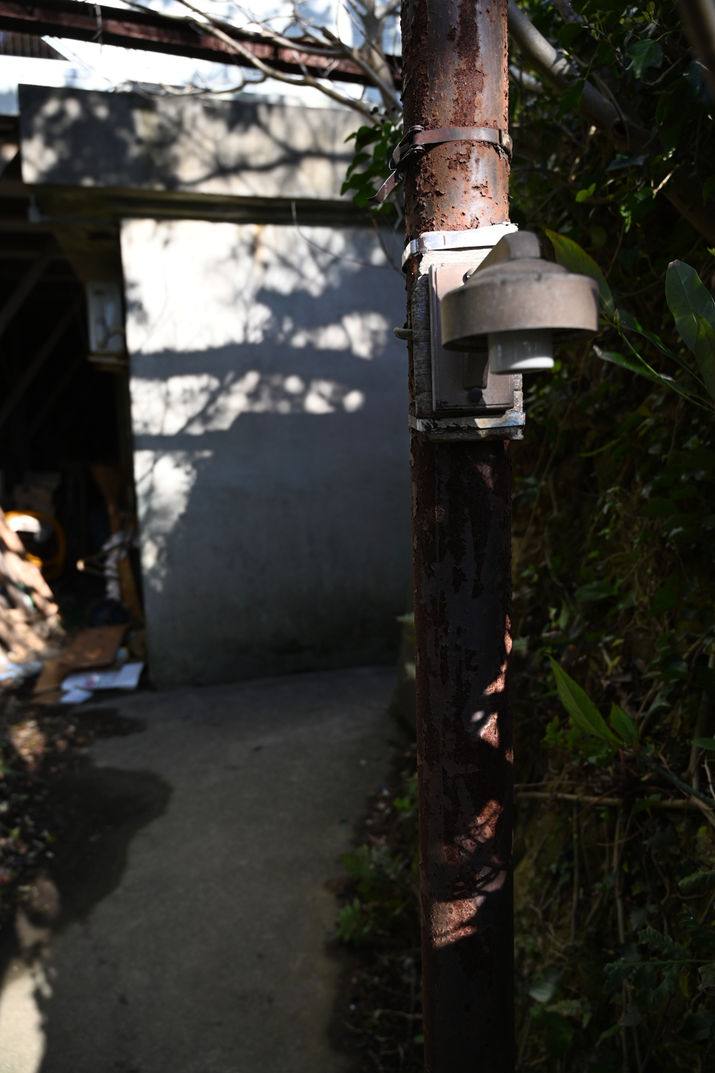 古びた物置小屋