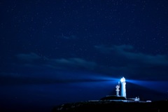 夜の灯台