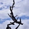 彫刻像「鷗」