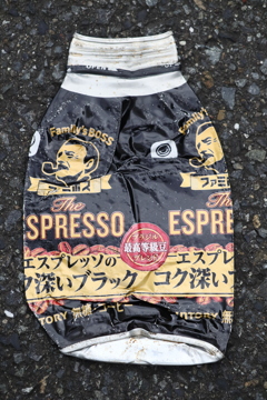 タイヤにプレスされた物