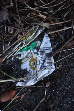 タイヤにプレスされた物