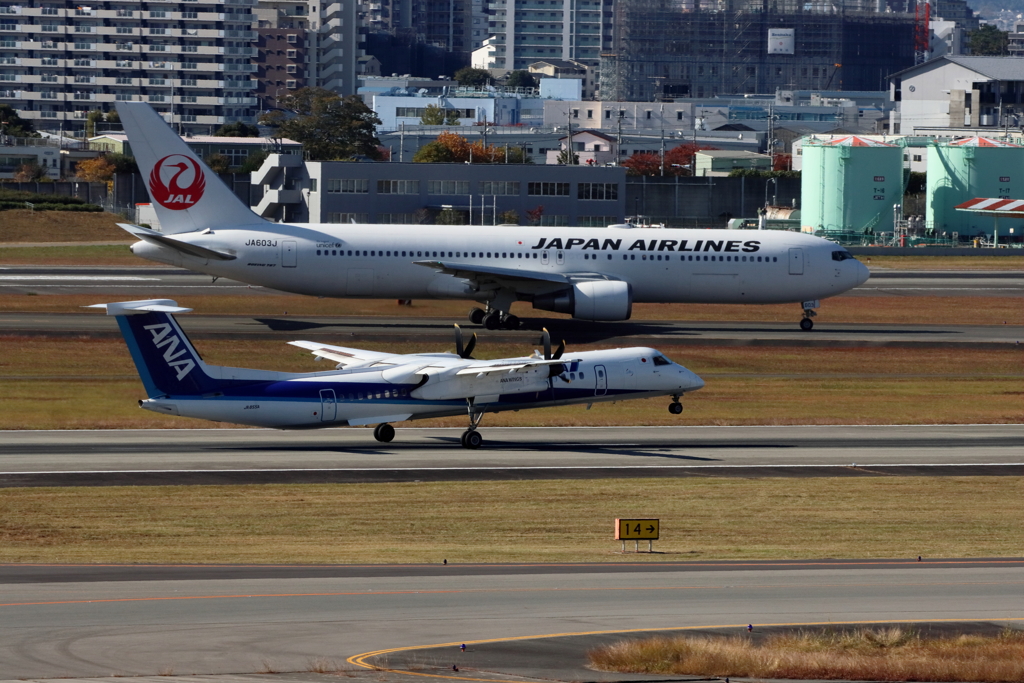 ＡＮＡ機とＪＡＬ機