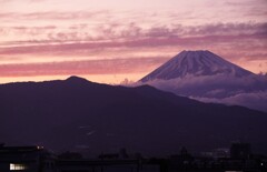 日々雪解けの富士