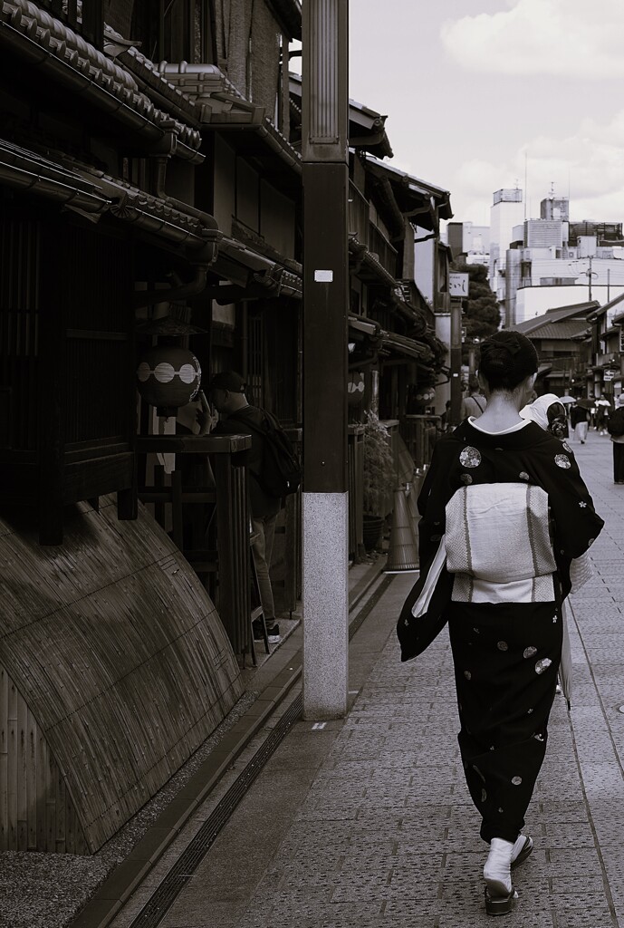 仄かな桜柄に白い足袋