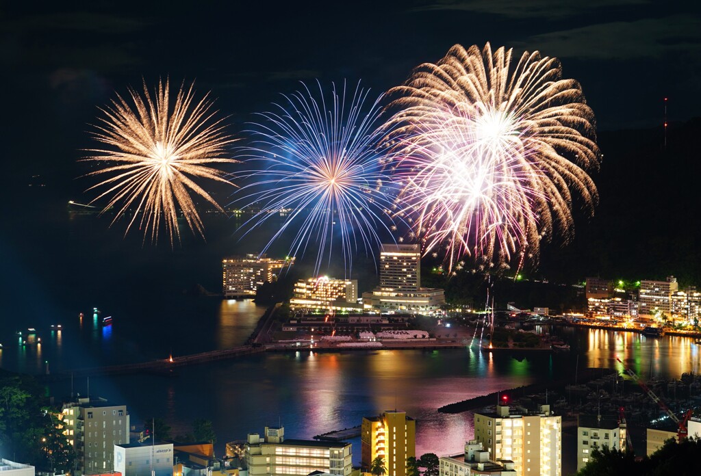 涼しい夜空へ