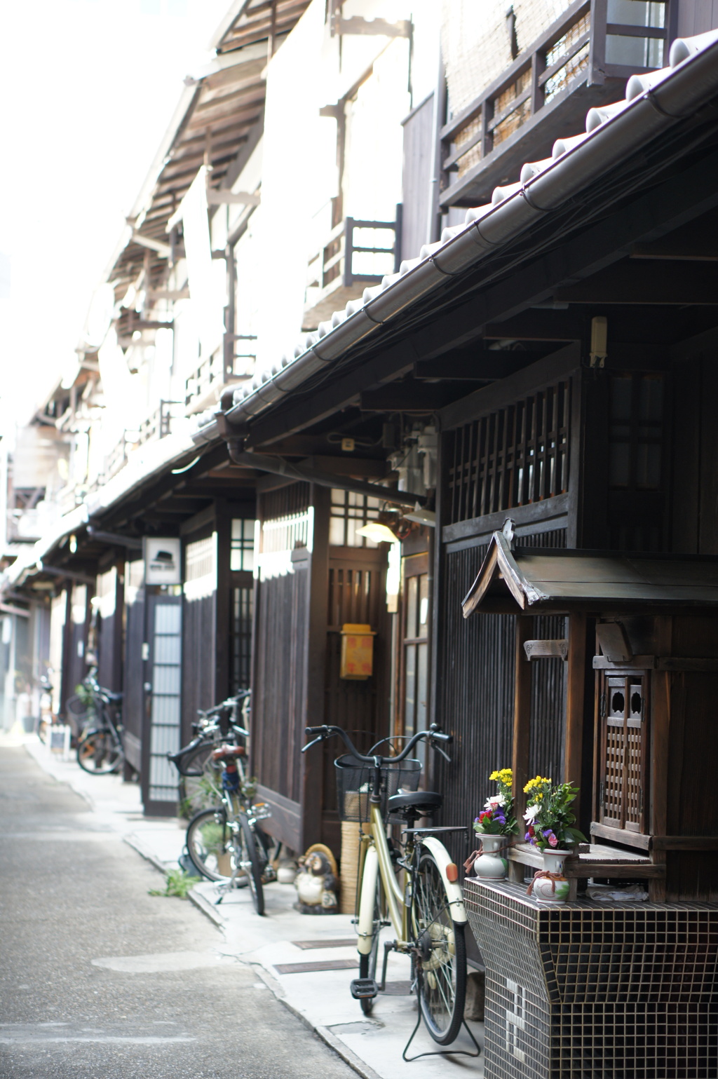 南向き築百年の長屋