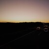 夕暮れにひた走る