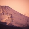 微かな雪煙