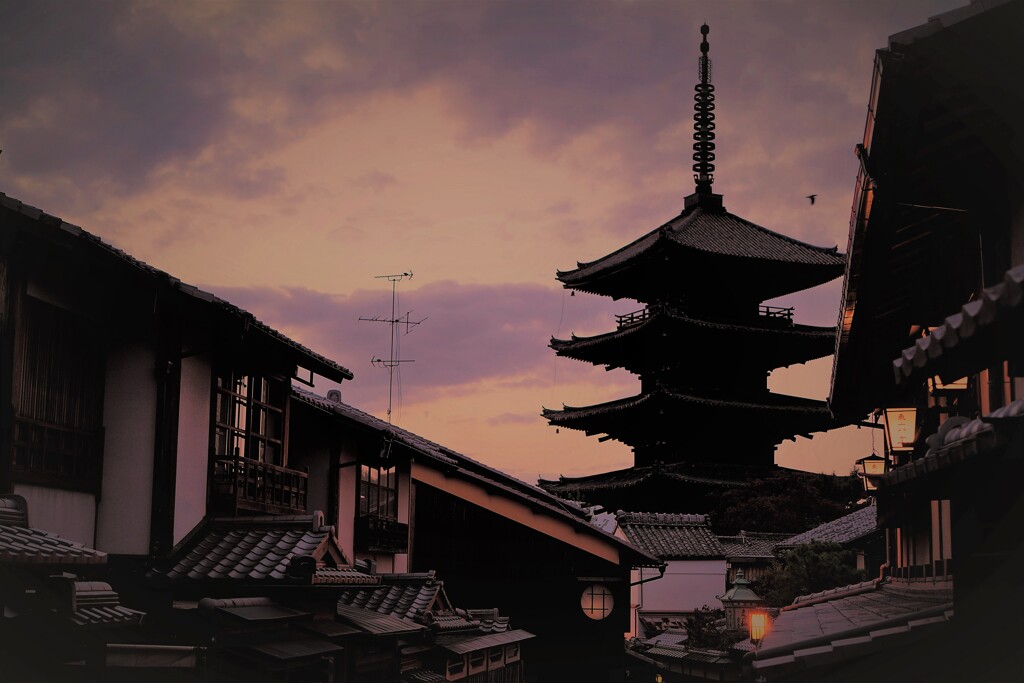 夕暮れの東山