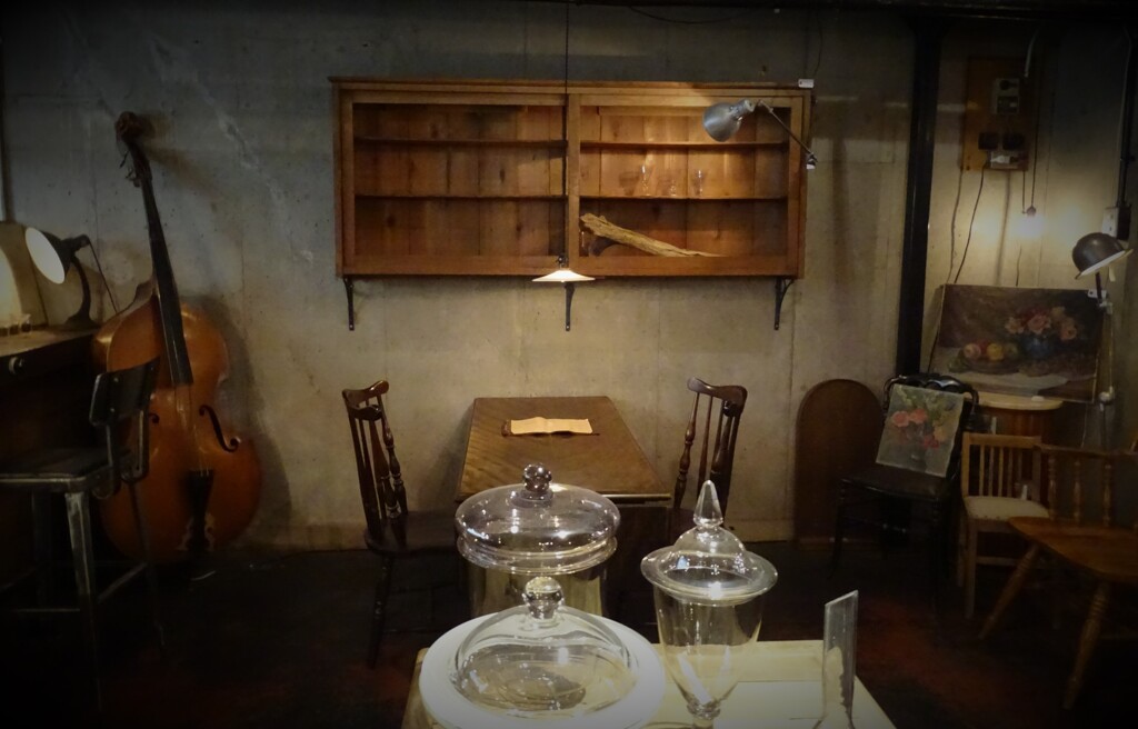 antique shop cafe