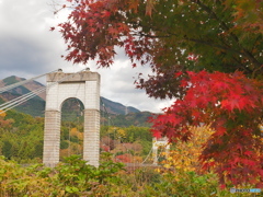 吊り橋と紅葉3