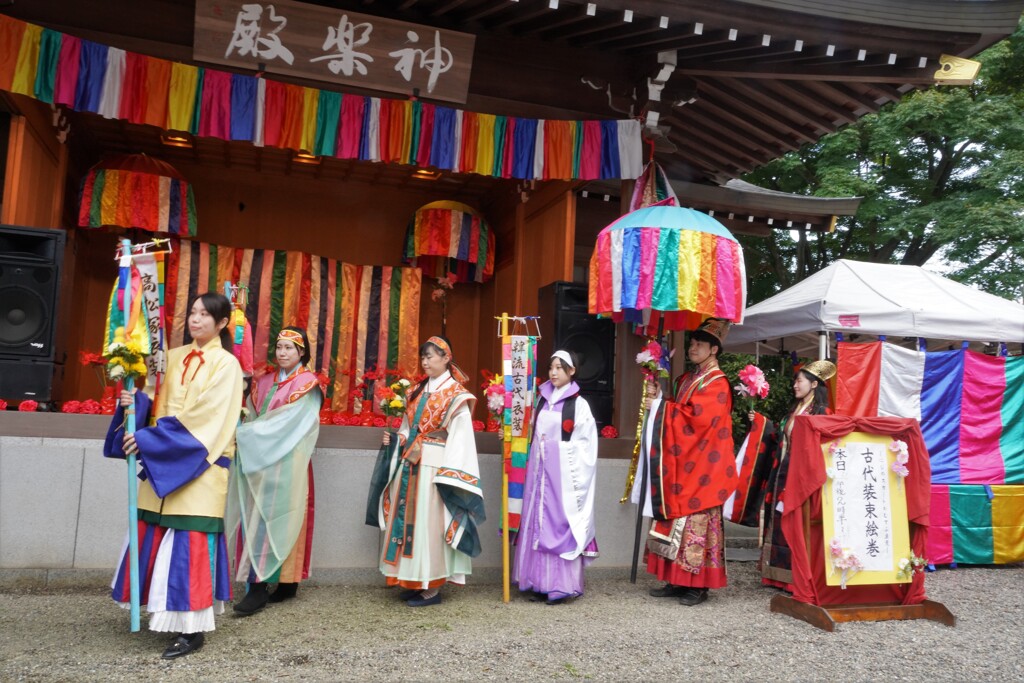 高麗の古代装束絵巻