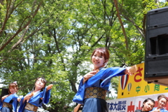 緑の中で踊る
