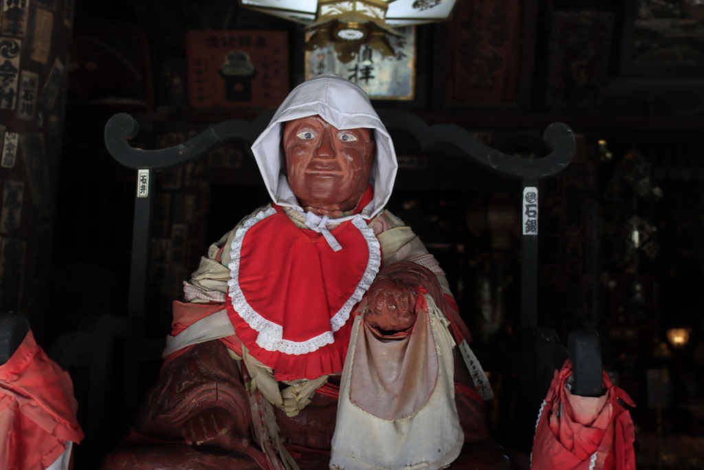 お寺の達磨