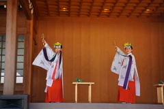 高麗神社の巫女舞
