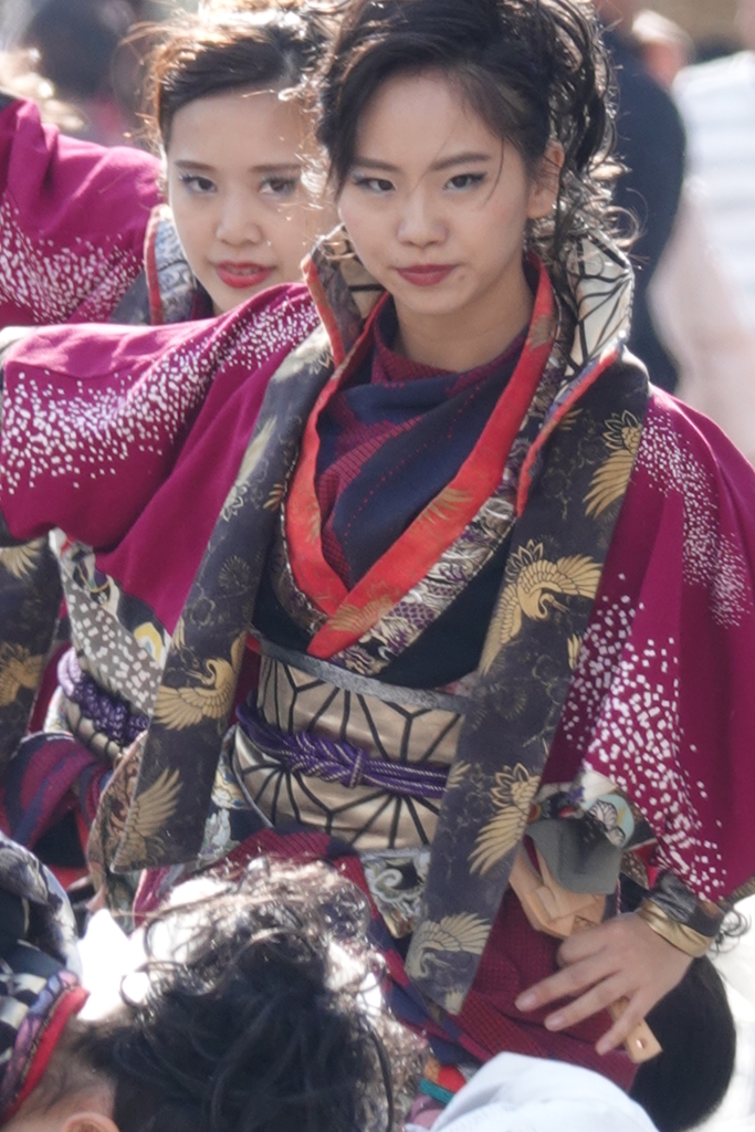 踊るお姉さん