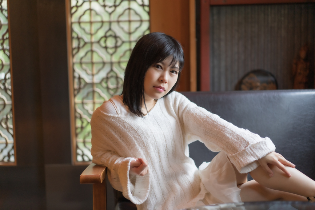 二年前なら薔薇の破片を頬に散らして爪見てたのに♬～