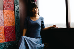  A girl should be like a butterfly.