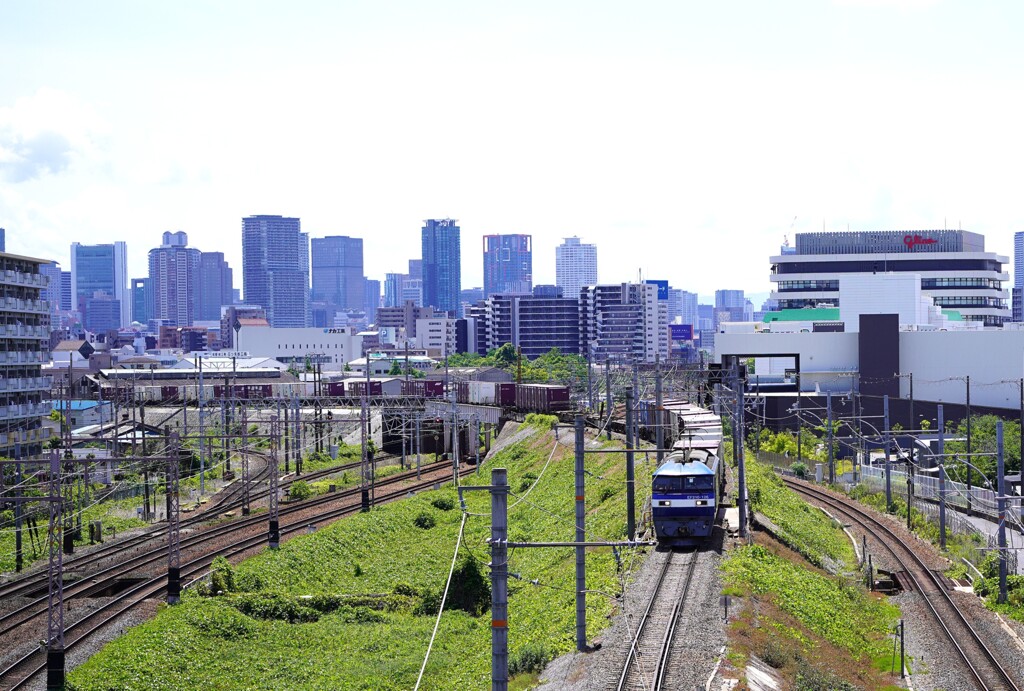 大都会の貨物列車