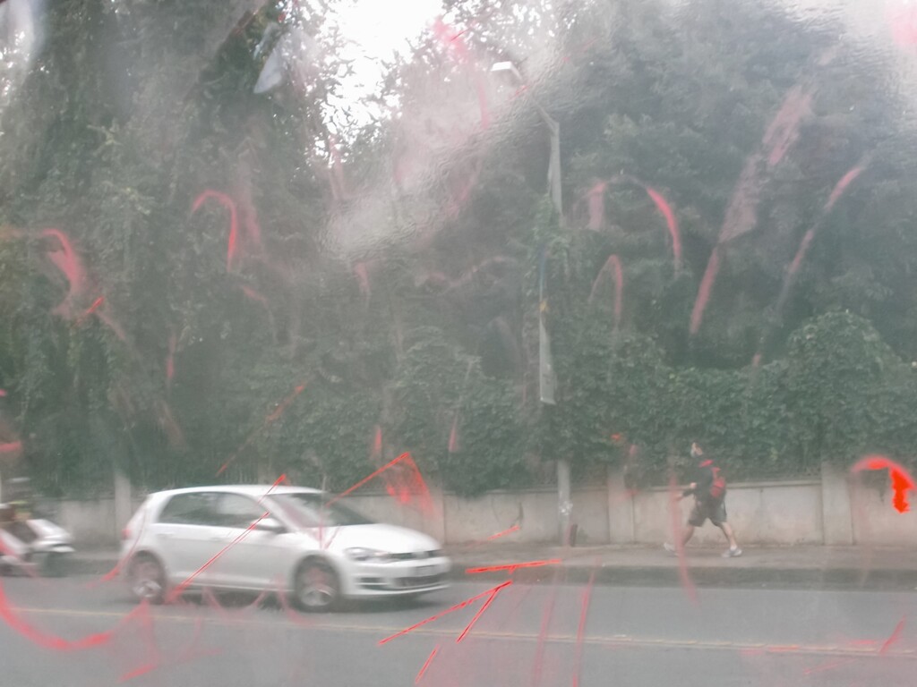 落書きの上のリフレクション・・・