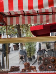 朝のベーグル売り～　もうすぐ売り切れ～