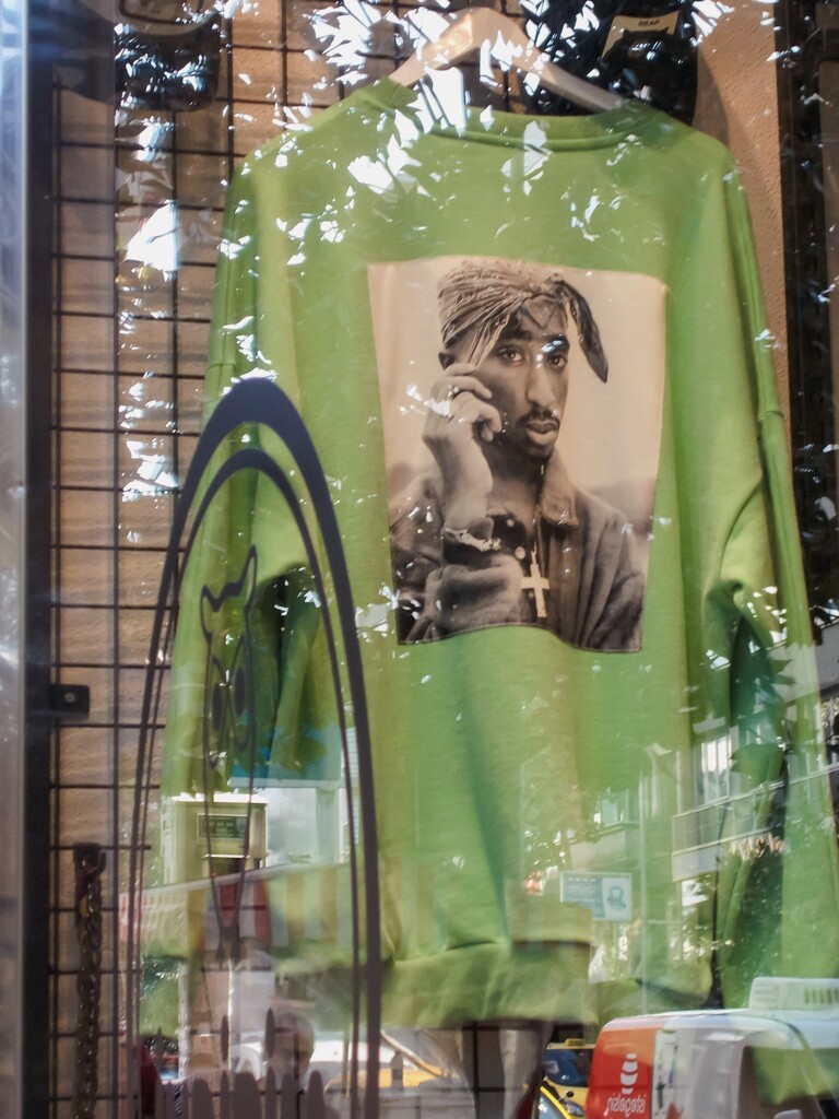 スウェットの視線～