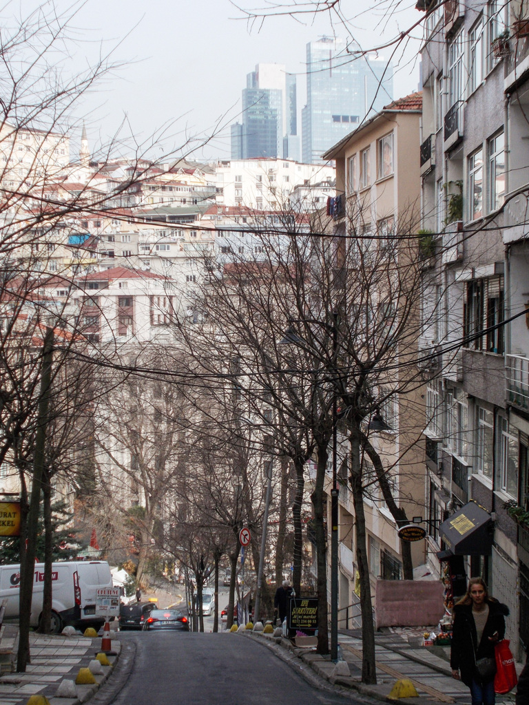 急坂の街イスタンブール　新と旧～