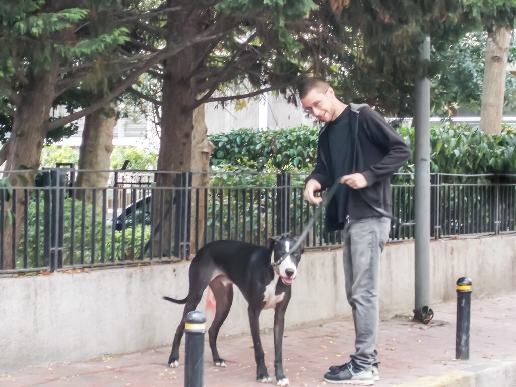 ”ほら　撮ってくれるって…♡”