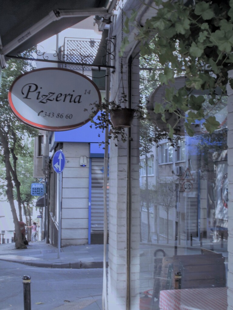 こんな日は…少しだけ…お酒を飲んで…♬