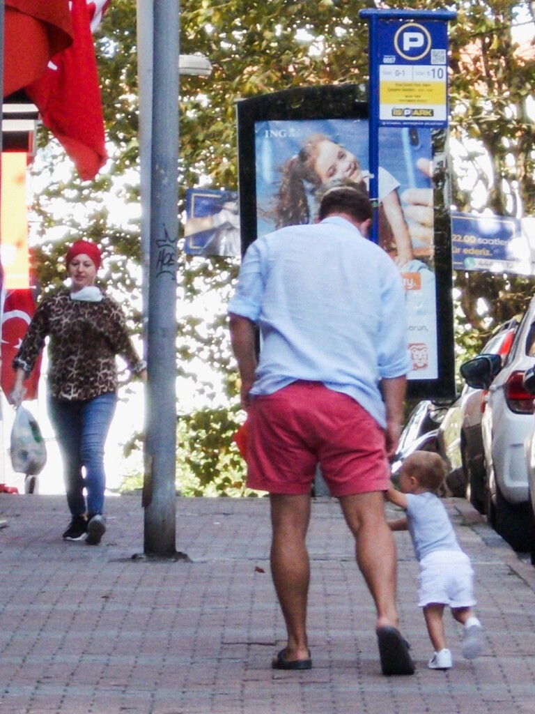 もう　いやぁ～　抱っこ～！