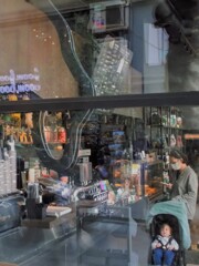 苦いコーヒーを飲むと早く大きくなれるのかな…？