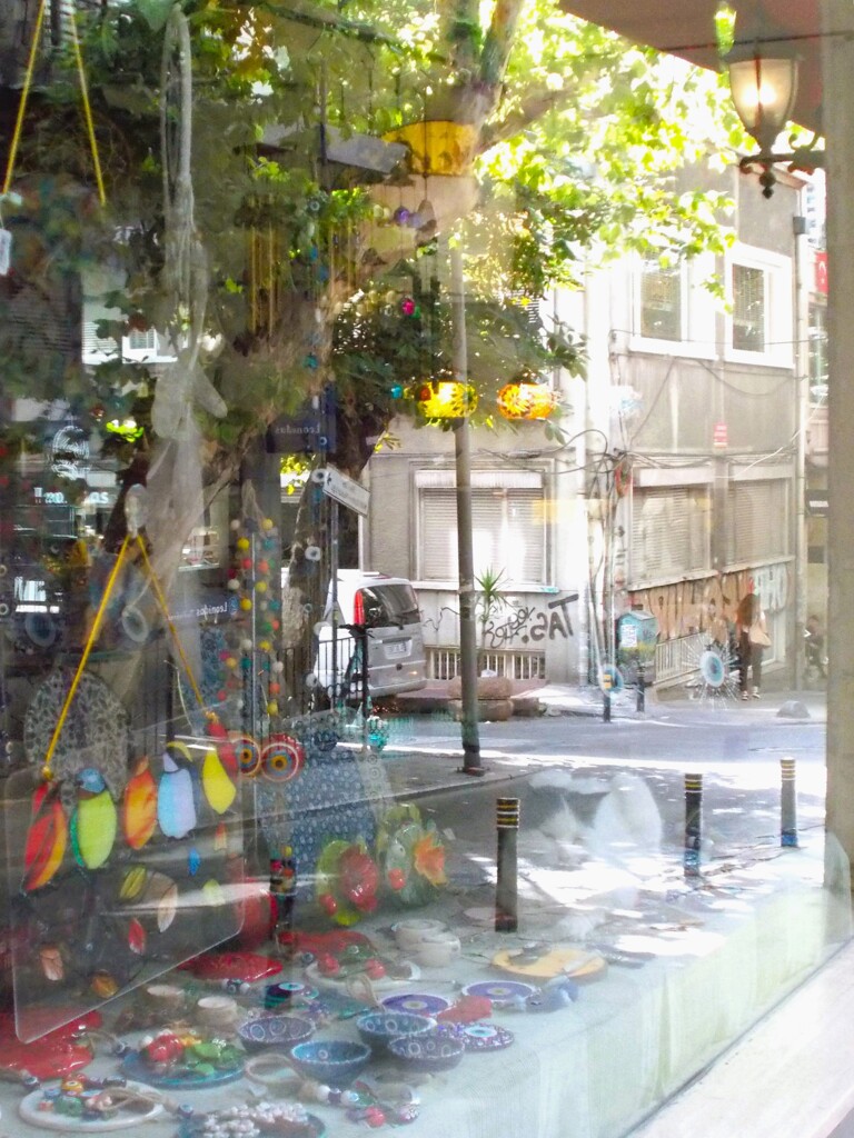 通りの福ちゃん　昨夜はお店の中で～～