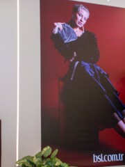 ワインレッドの心で　もっと勝手に恋したり～～