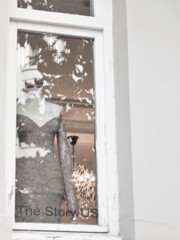 窓辺の女・・・